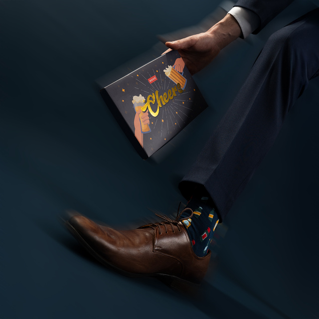 Set de calcetines para hombre SOXO Cheers – 2 pares y un abrebotellas
