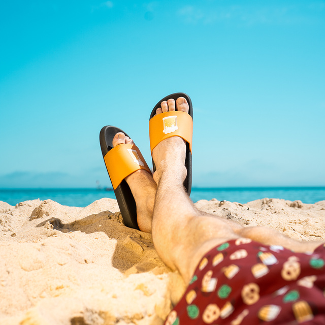 Chanclas de playa para mujer y hombre.SOXO Beer | Perfecto para unas vacaciones en la playa y una piscina | Goma