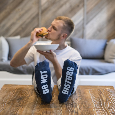 Calcetines de hombre SOXO con inscripciones.