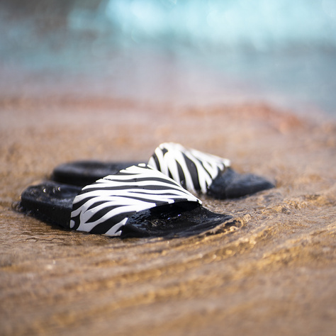 Chanclas de playa para mujer y hombre.SOXO | Perfecto para unas vacaciones en la playa y una piscina | Goma