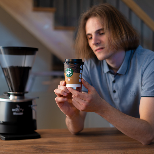 Calcetines de hombre Soxo café en taza