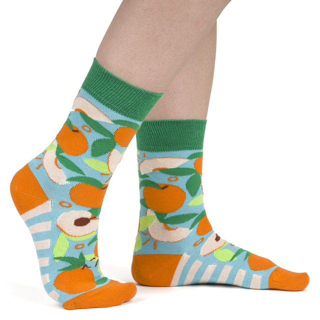 Divertidos calcetines de mujer SOXO GOOD STUFF en una lata para regalo
