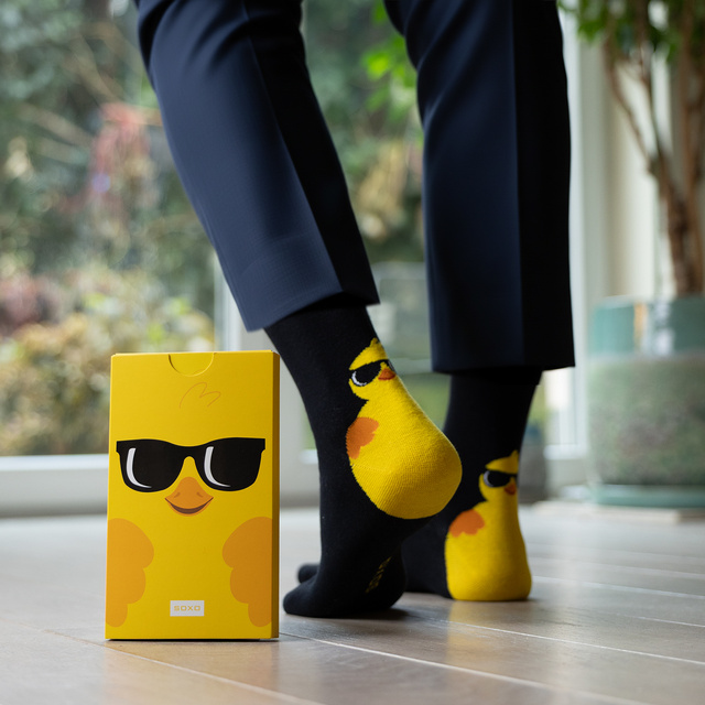 Calcetines de Pollo en un envase estilo tarjeta de felicitación