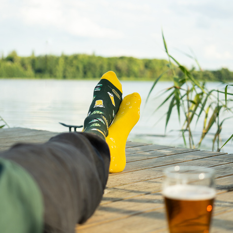 Calcetines de colores SOXO GOOD STUFF para hombre, divertida cerveza Pale Lager en una lata de regalo