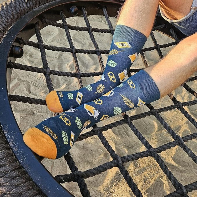 Calcetines de colores SOXO GOOD STUFF para hombre, divertida cerveza oscura, ahumada en lata