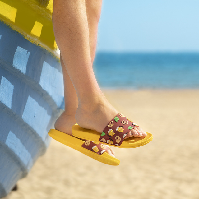 Chanclas de playa para mujer y hombre.SOXO Cerveza | Perfecto para unas vacaciones en la playa y una piscina | Goma