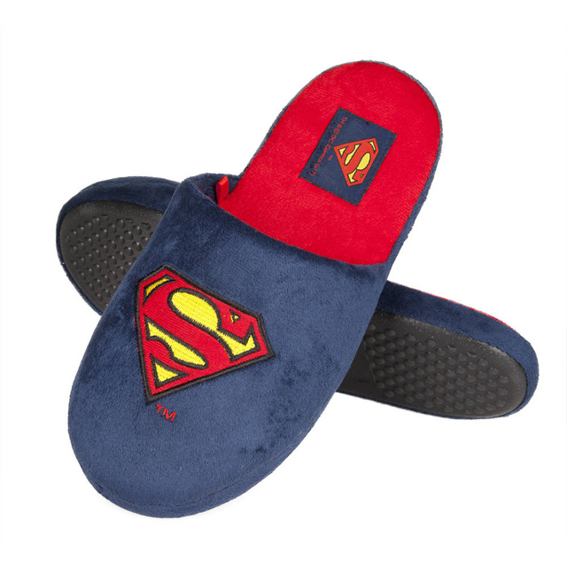 Juego de 1 calcetines de colores SOXO Superman y 1 pantuflas de Superman para hombre