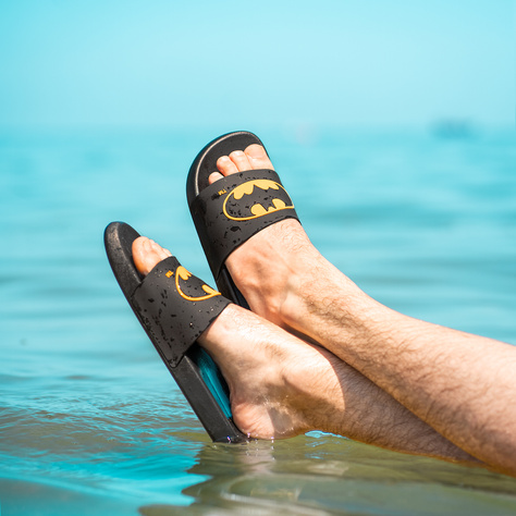 Chanclas de playa para mujer y hombre.SOXO Batman | Perfecto para unas vacaciones en la playa y una piscina | Goma