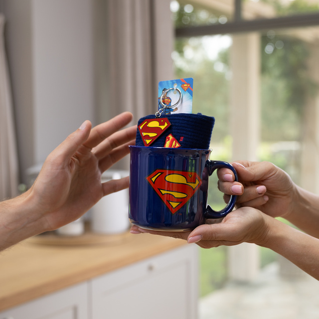 Superman set taza calcetines y llavero