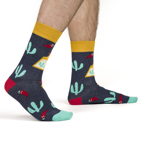 Juego de 4 calcetines de hombre SOXO GOOD STUFF en una caja de pizza