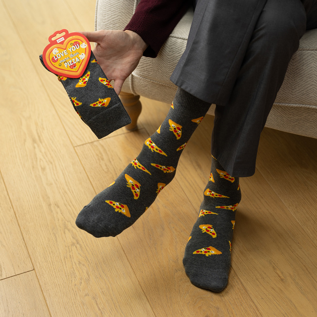 Calcetines Love You More Than Pizza