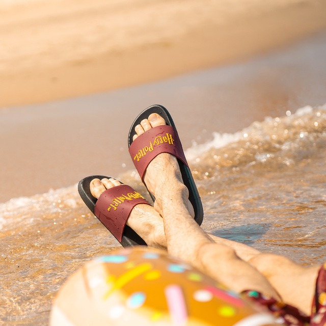 Chanclas de playa para mujer y hombre.SOXO HARRY POTTER | Perfecto para unas vacaciones en la playa y una piscina | Goma