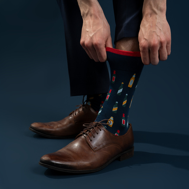 Set de calcetines para hombre SOXO Cheers – 2 pares y un abrebotellas