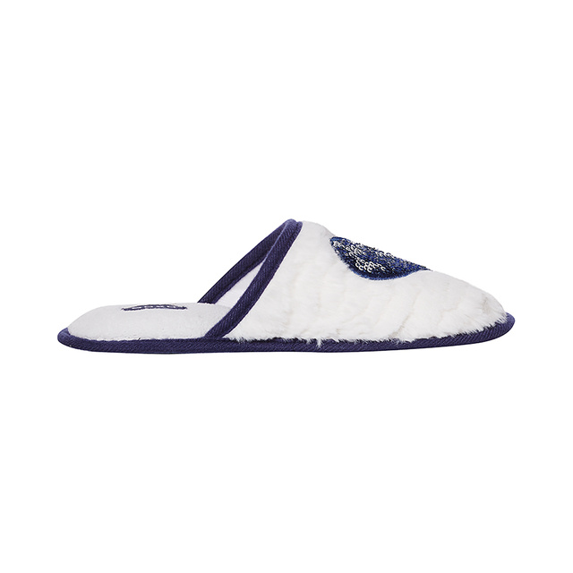 Zapatillas SOXO blancas con corazón de lentejuelas.