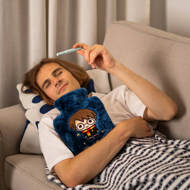 Botella de agua caliente de Harry Potter Original, con licencia de Warner Bros., más cálida en una funda de felpa