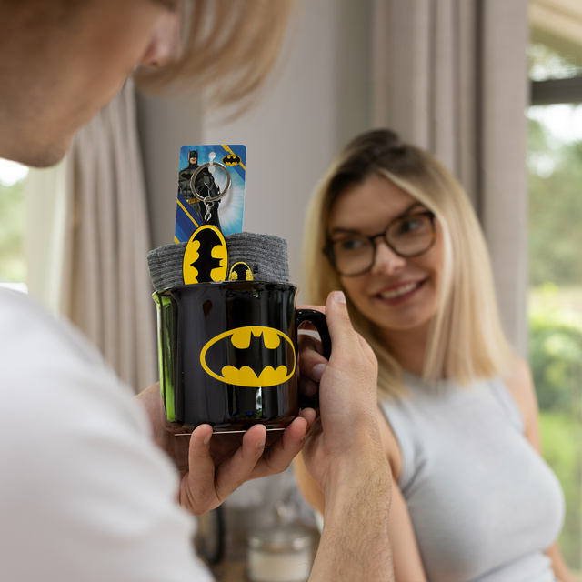 Batman set taza calcetines y llavero