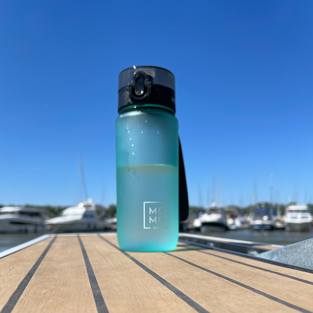 MOMO WAY Botella de agua verde claro | ideal para viajes | BPA free | Tritan