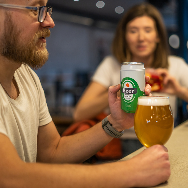 Juego de calcetines para hombre Whisky en botella y cerveza en lata