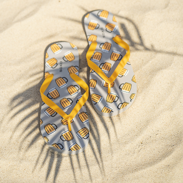 Chanclas de playa para mujer y hombre.SOXO | Cerveza alegre y colorida | Perfecto para unas vacaciones en la playa y una piscina