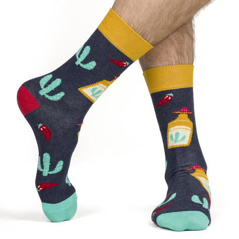 Juego de 4 calcetines de hombre SOXO GOOD STUFF en una caja de pizza