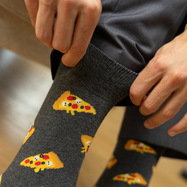 Calcetines Love You More Than Pizza