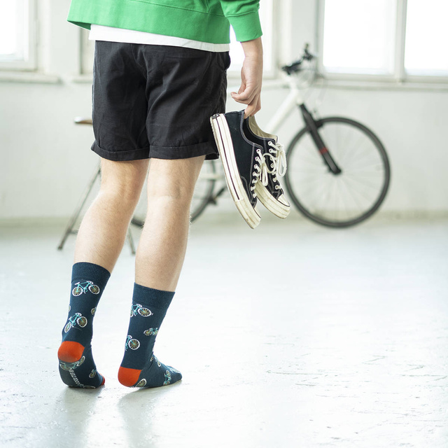 Juego de 6 calcetines coloridos SOXO GOOD STUFF para hombre en una caja de pizza